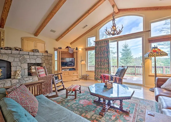 Woodland Cabin In Lake Arrowhead: W/Two Decks