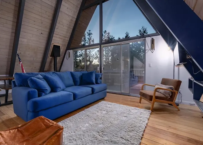 Cozy Cabin Retreat With Hot Tub-Fire Pit-Ac-Games-Ev-Bbq