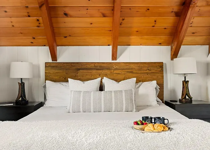 Romantic & Family Friendly Chalet In The Woods